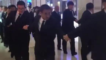 娱乐吃瓜酱现在人花钱,揭秘明星直播带货背后的粉丝经济与消费心理