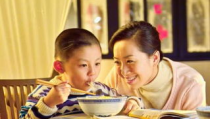 娱乐吃瓜酱妈妈上学,揭秘学生时代那些难忘的“瓜”