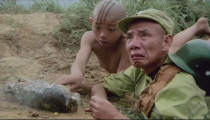 电影三毛从军记,黑色幽默下的悲喜人生