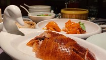 雷军的穿搭玄学：简约之美与低调华侈的完满连结及230㎡中古风之家：低调华侈中的艺术与生计美学 ，本年冬天最大度的4种神色大衣和善又体面